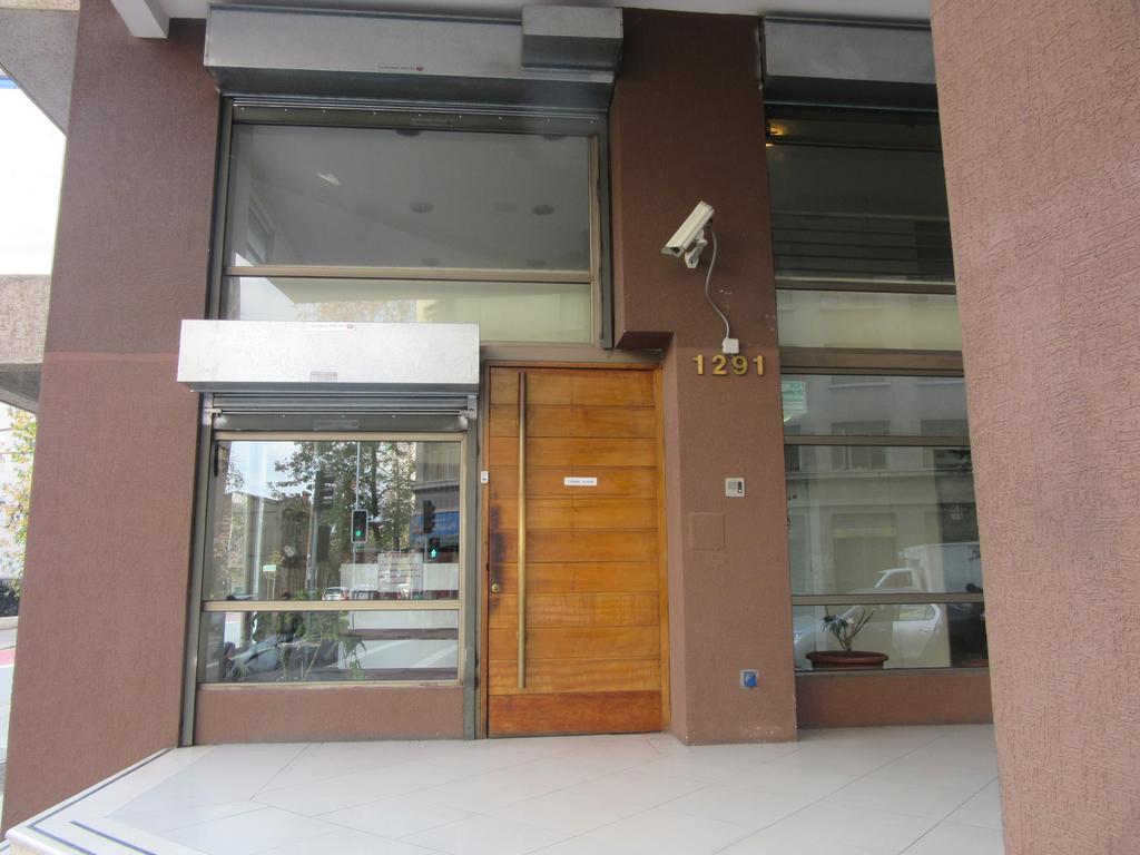 Апартаменты Departamento Paseo Bulnes Metro La Moneda Сантьяго Экстерьер фото